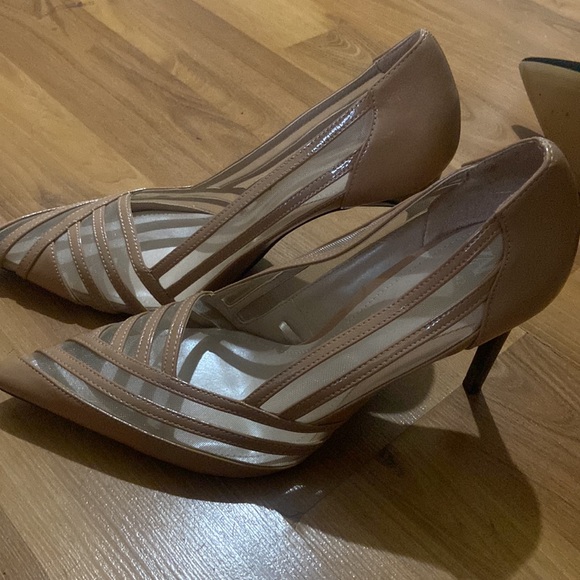 - Zara brand new pointed nude heels - Picture 4 of 4